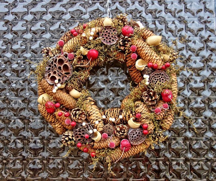 seasonal door wreath