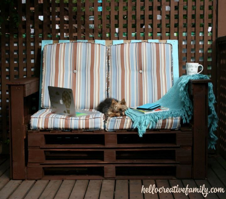 Brown DIY pallet love seat