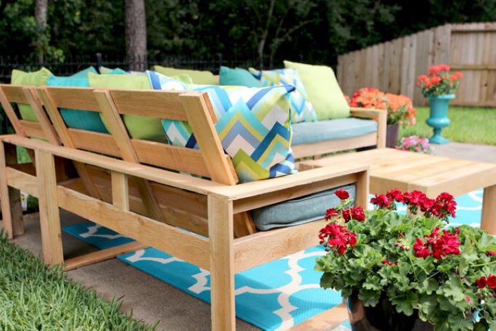 Cedar Plant DIY Sofa