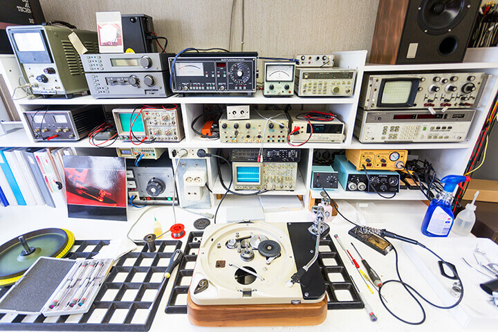 electronics repair workbench