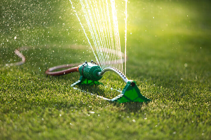 manual grass sprinkler