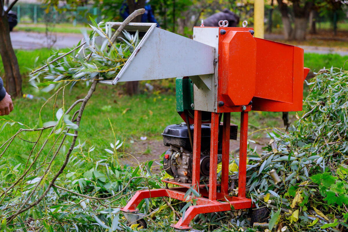 chipper / shredder machine