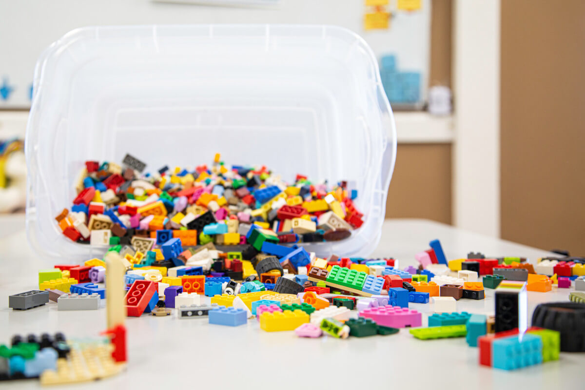 toy blocks bin